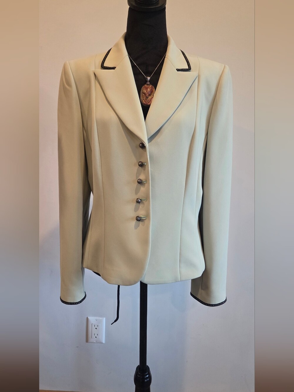 Tahari Cream/mint Button-Front Tailored Blazer with Contrast Trim